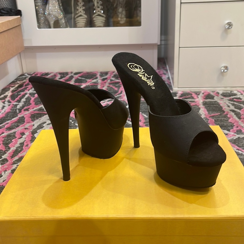 Pleaser black platform heels. Never worn size 7